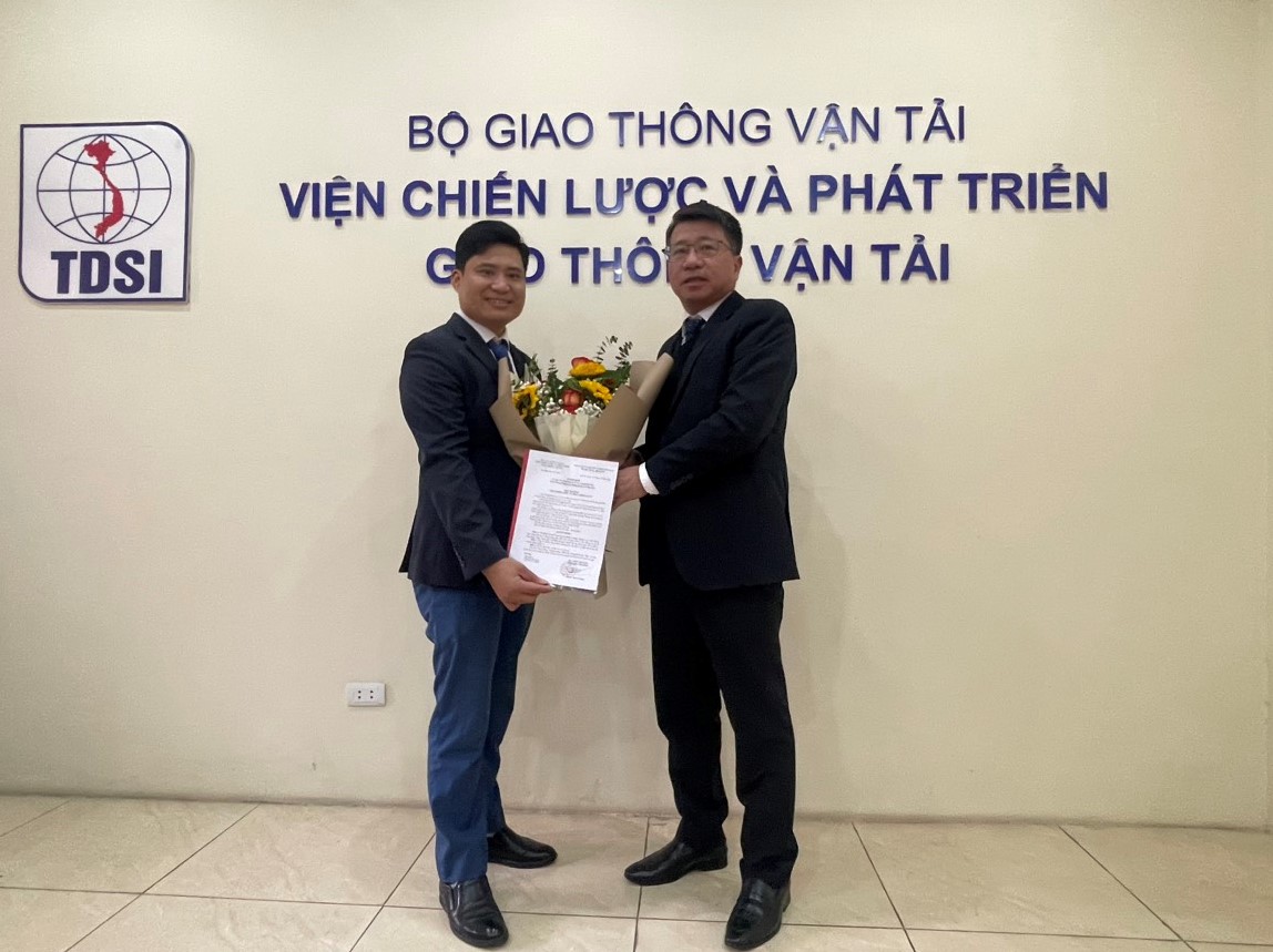 Công bố Quyết định bổ nhiệm ông Lê Xuân Trọng  giữ chức Phó Trưởng phòng Giao thông Đô thị và Nông thôn